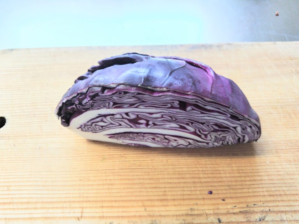 ムラサキキャベツ　カットしたもの