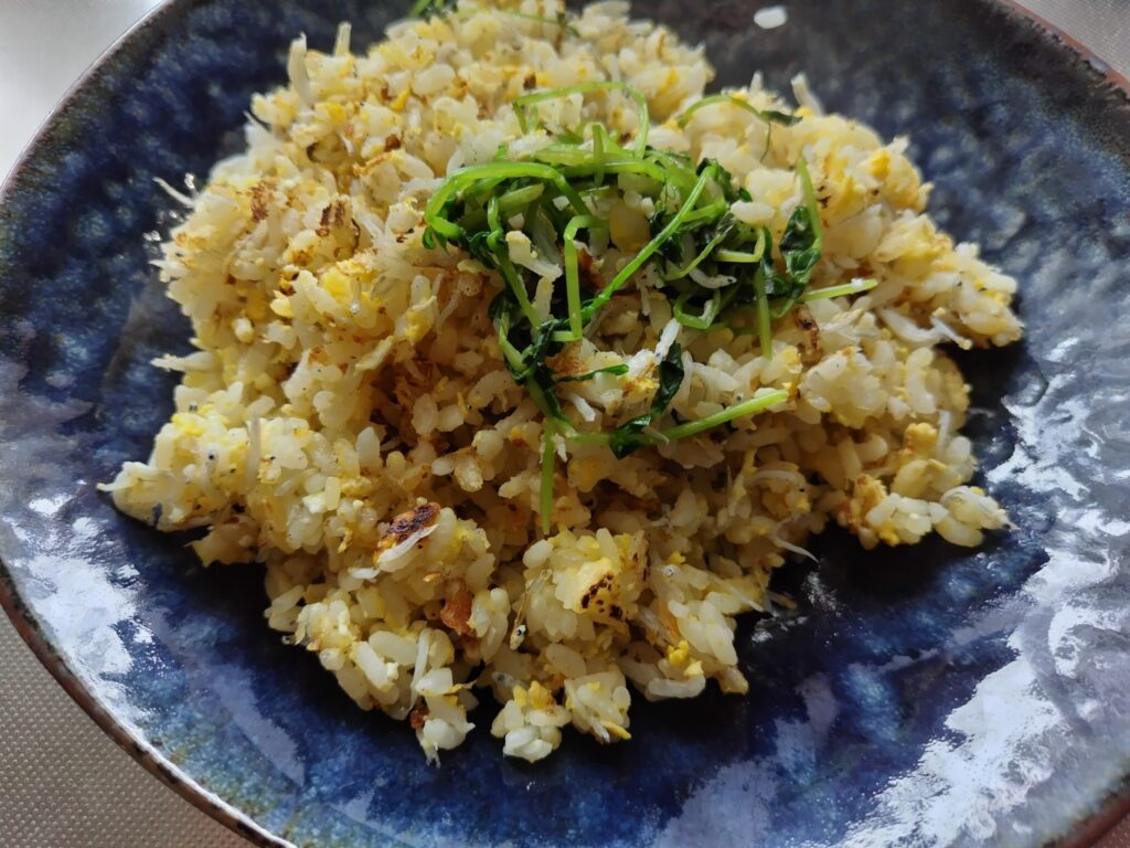 豆苗とじゃこのチャーハン