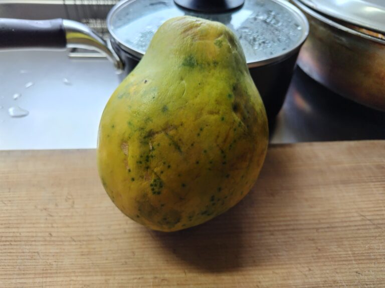 パパイヤ　熟しかけている