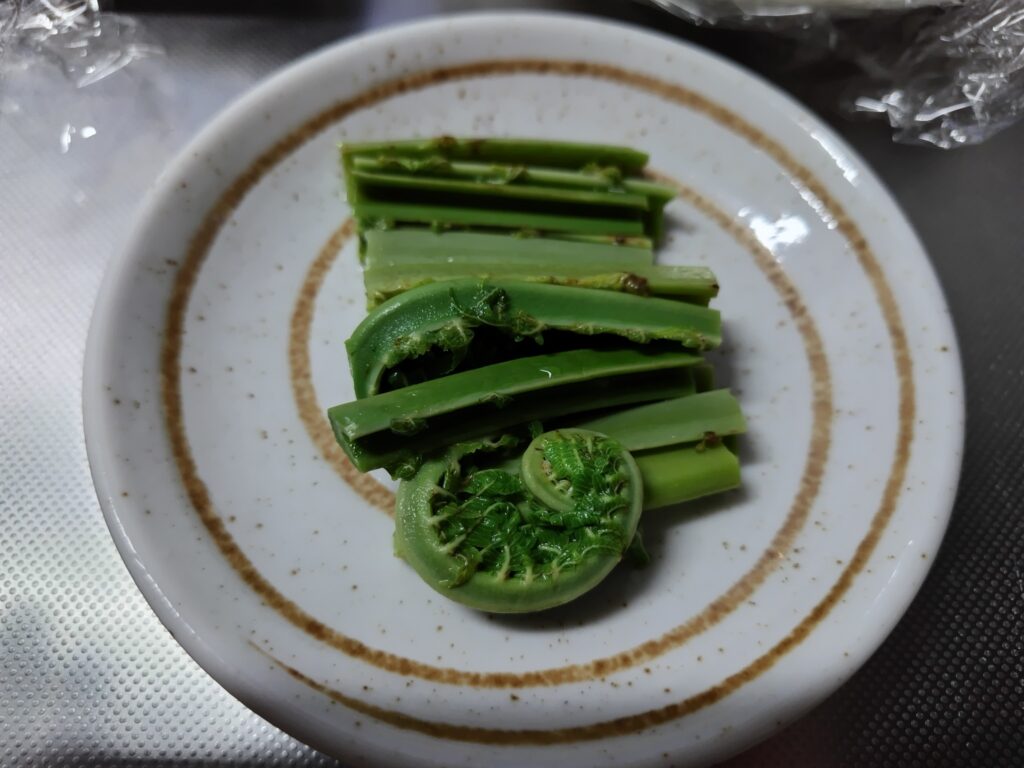 こごみ おひたし