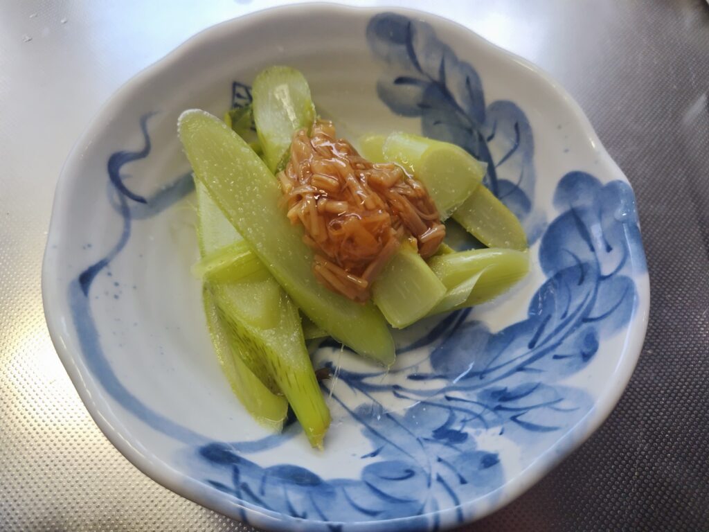 うどのなめ茸のせ