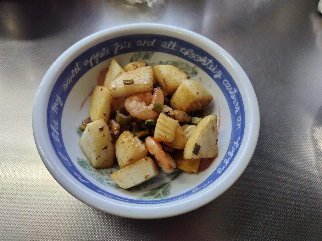 イタドリの海鮮バターしょう油炒め