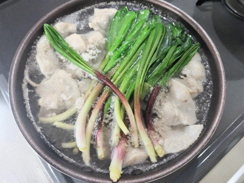 ギョウジャニンニク　しゃぶしゃぶ　料理中