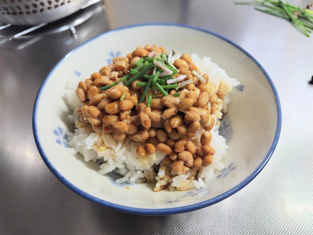 ノビル　納豆にのせたもの