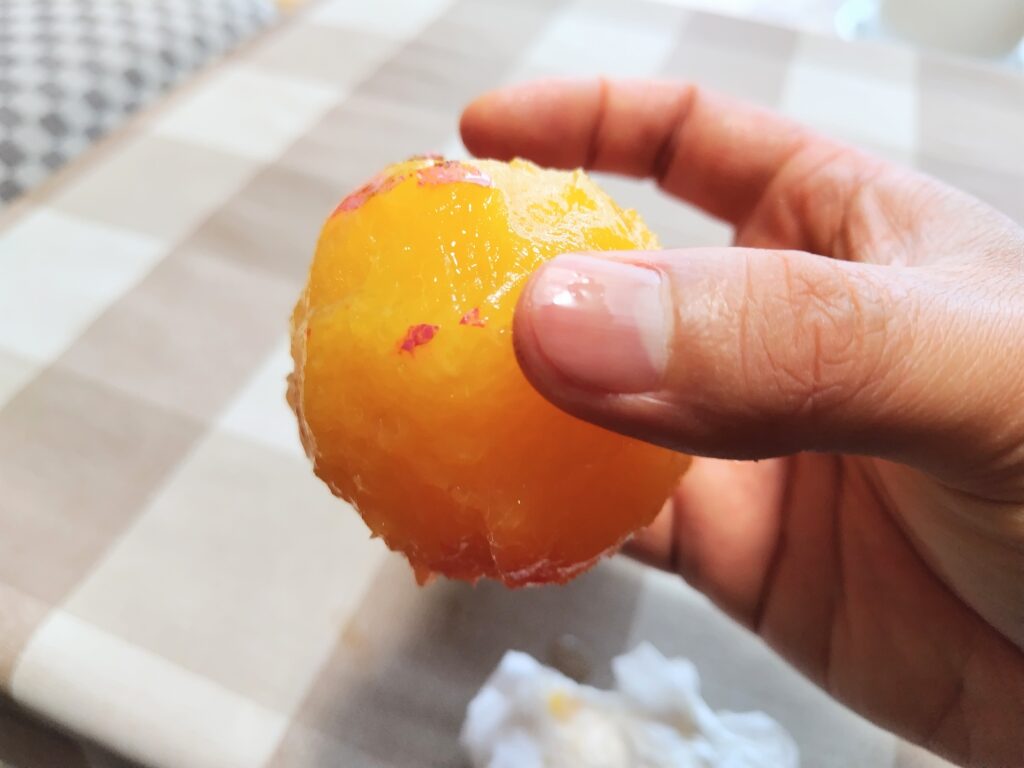 「貴陽」の皮をむいたもの